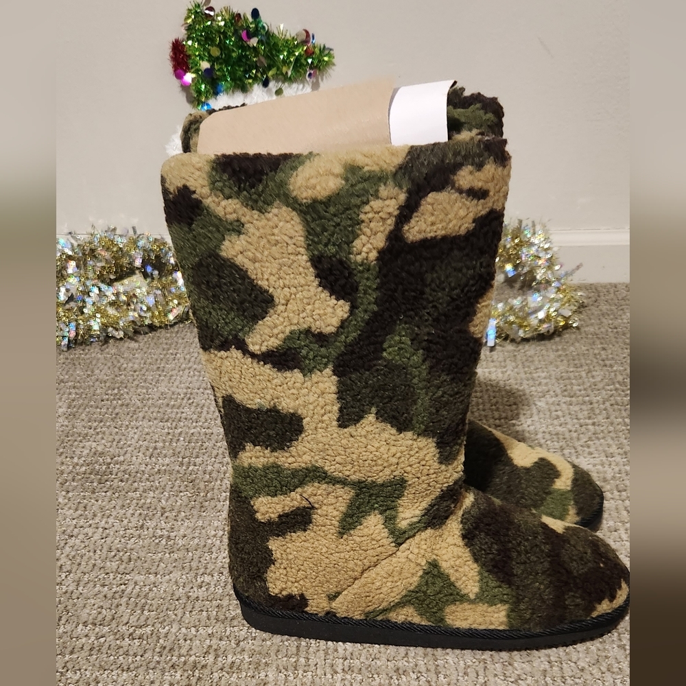 Camouflage boots
